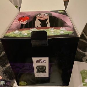 BRAND NEW in box Disney Villains Scensty warmer